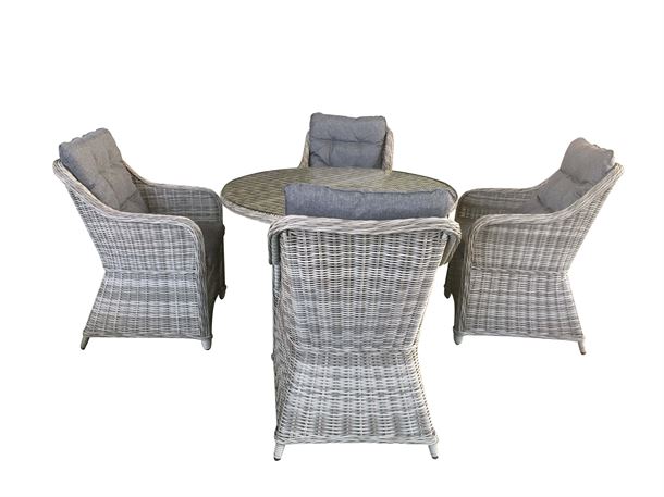 Havesæt model Malaga. 4 stole + ø120cm bord i mixed gråt rundt polyrattan.